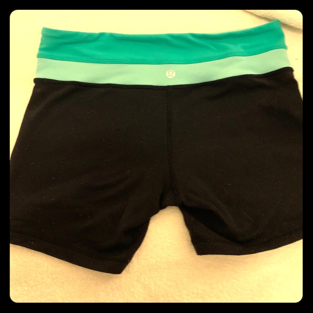 Lululemon shorts size 6